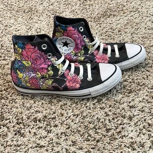 Floral Chucks in pink and purple 🌸🌺🌸